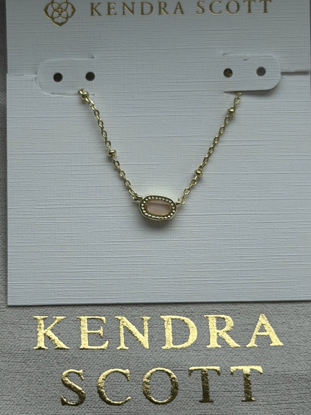Kendra Scott pendant necklace